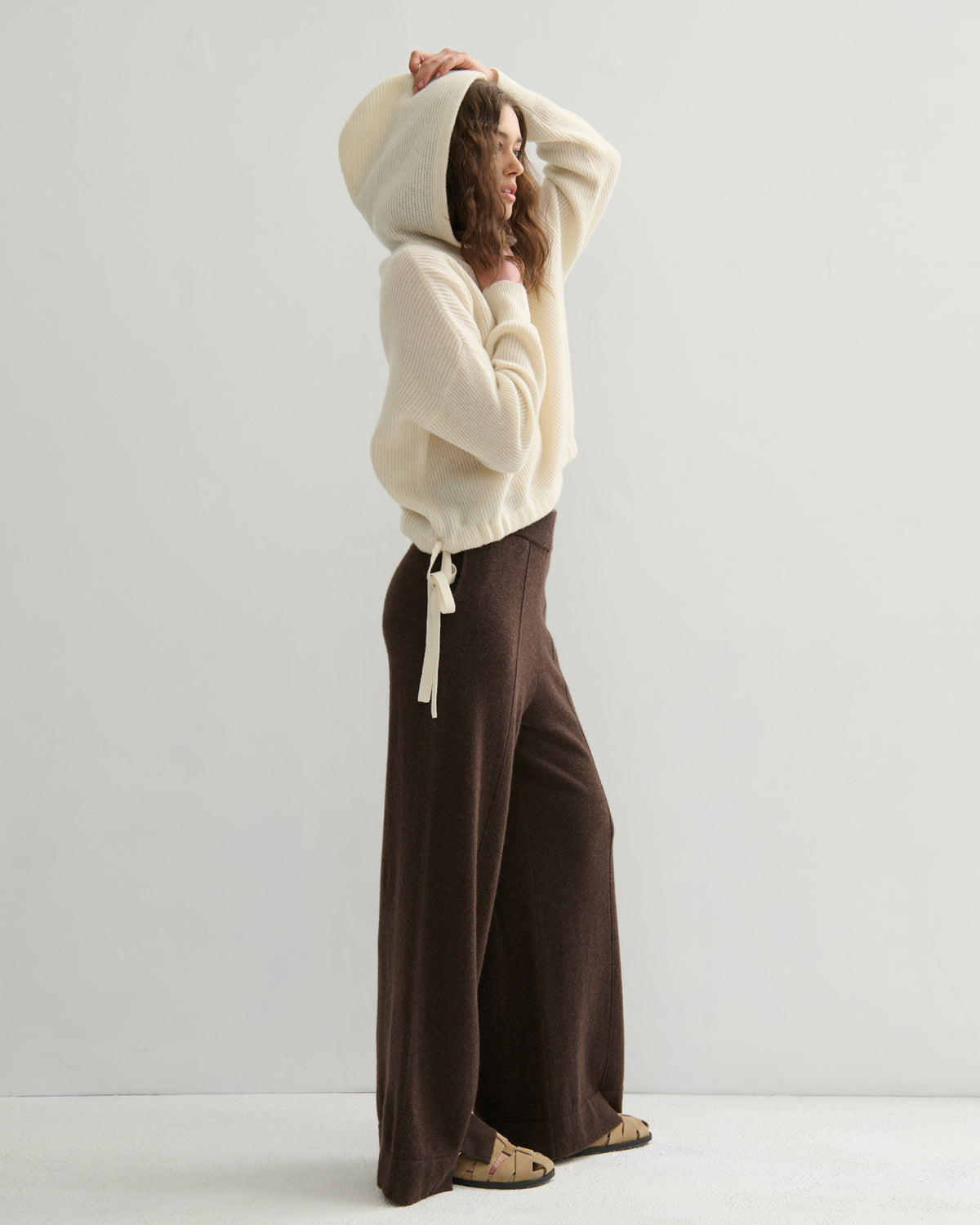 RIBKNIT CROPPED CASHMERE HOODIE - CREAM RAW