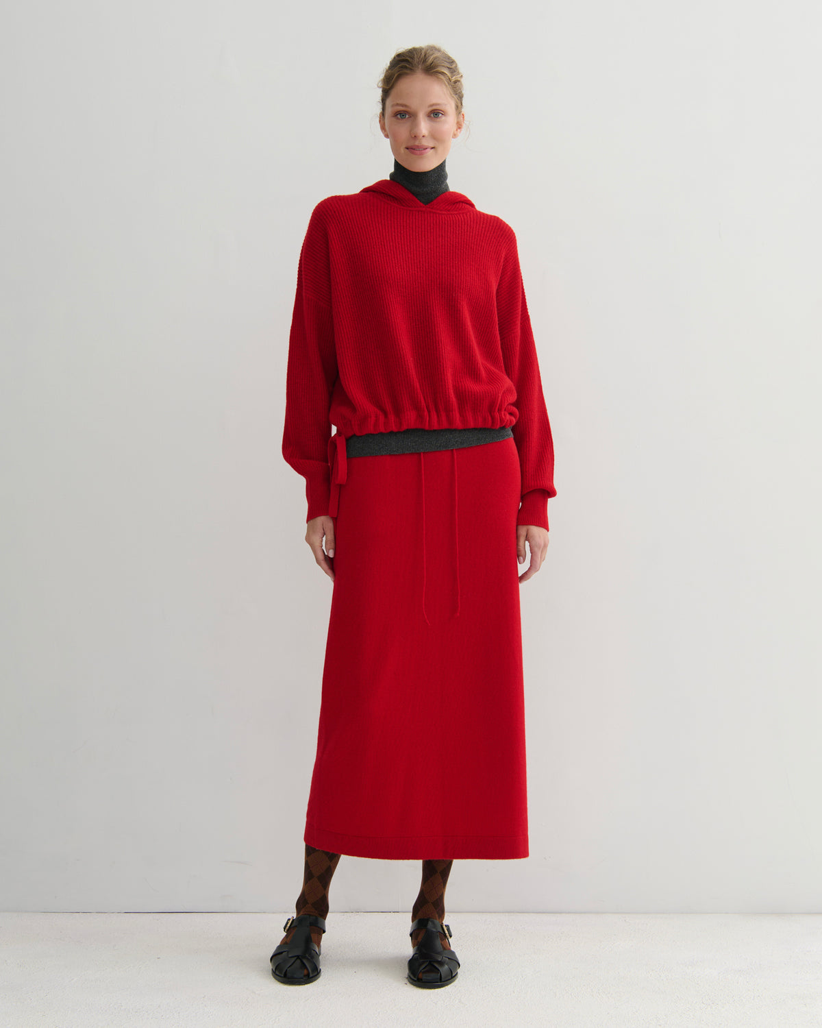 RIBKNIT CROPPED CASHMERE HOODIE - SCARLET RED
