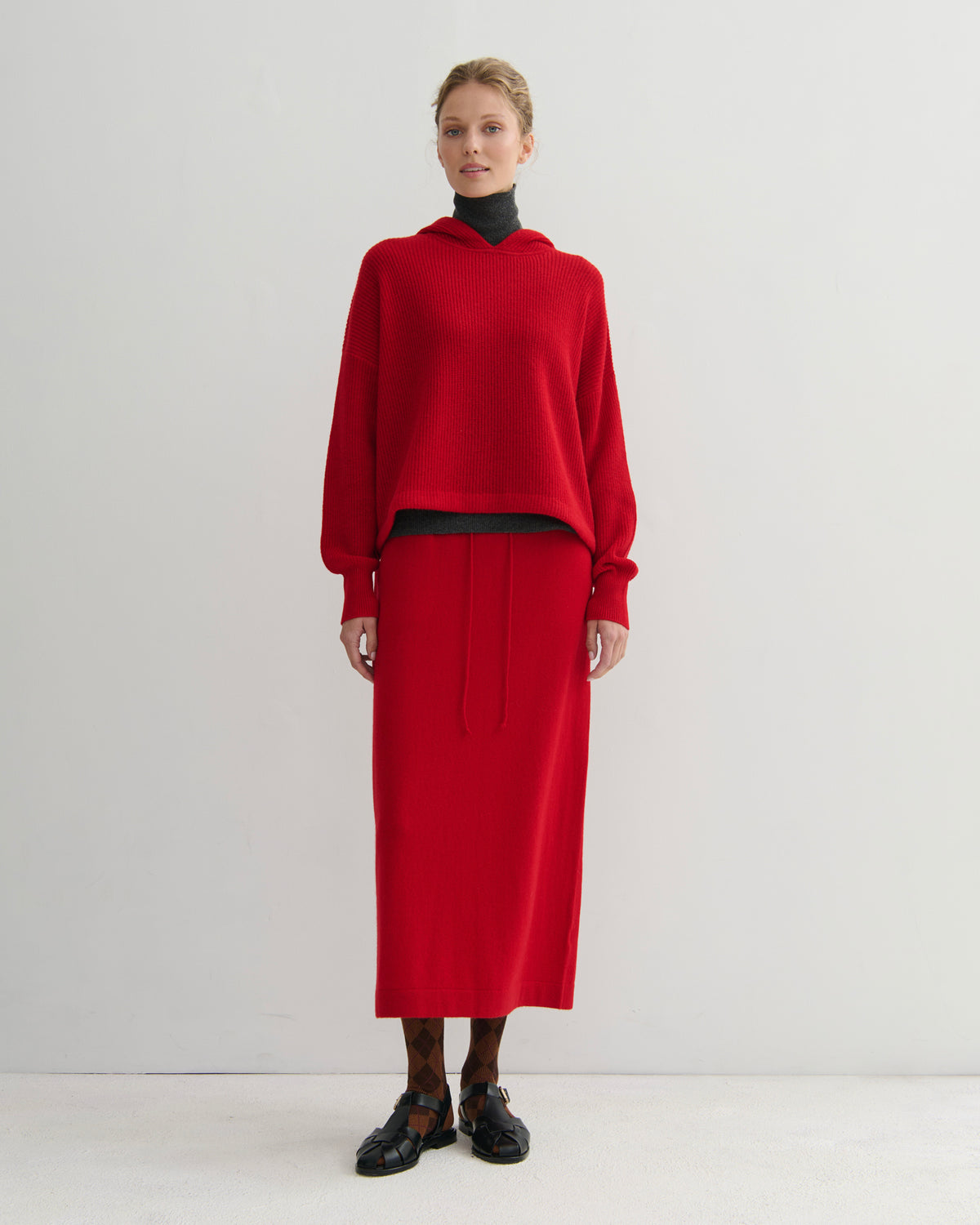 RIBKNIT CROPPED CASHMERE HOODIE - SCARLET RED