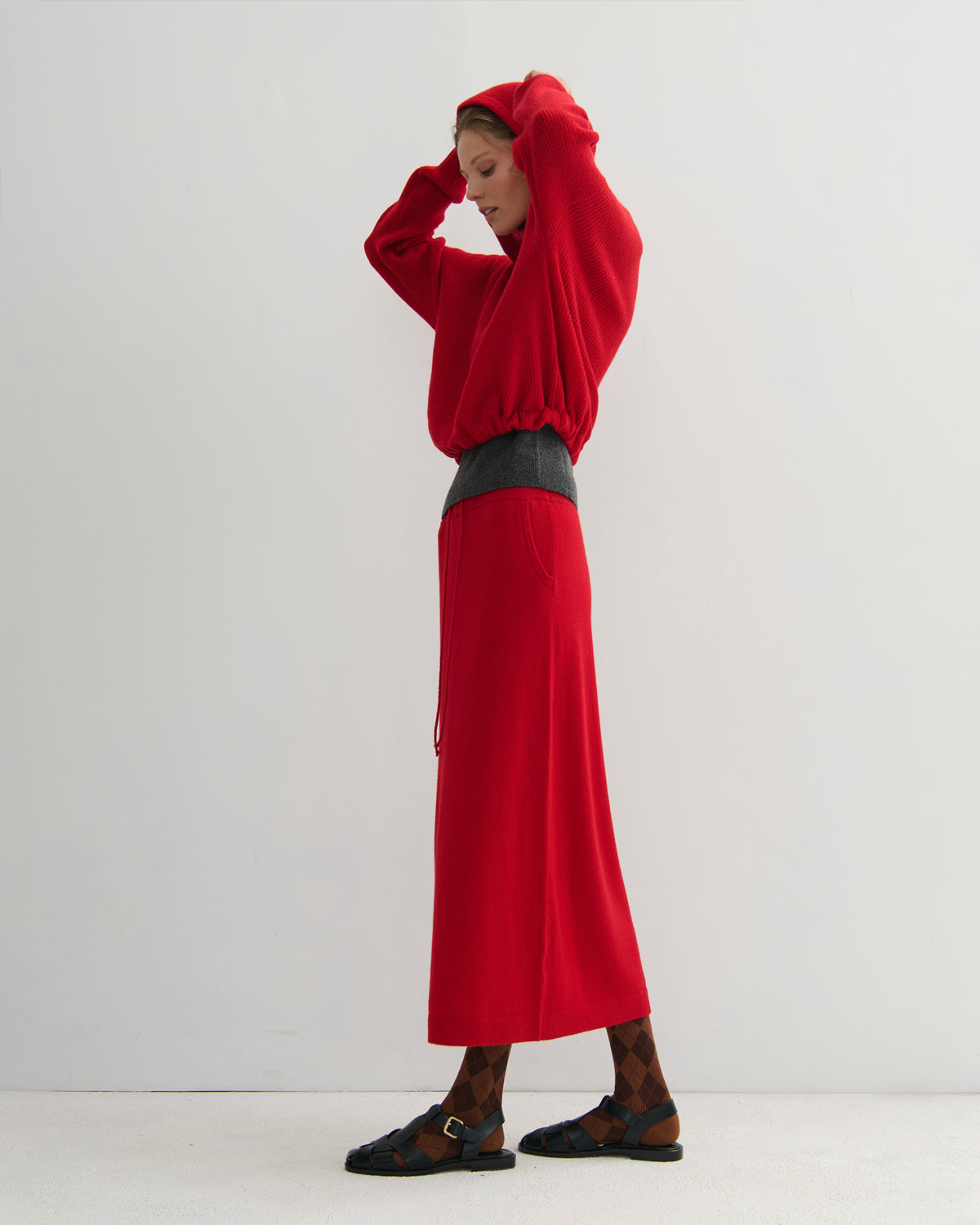 RIBKNIT CROPPED CASHMERE HOODIE - SCARLET RED