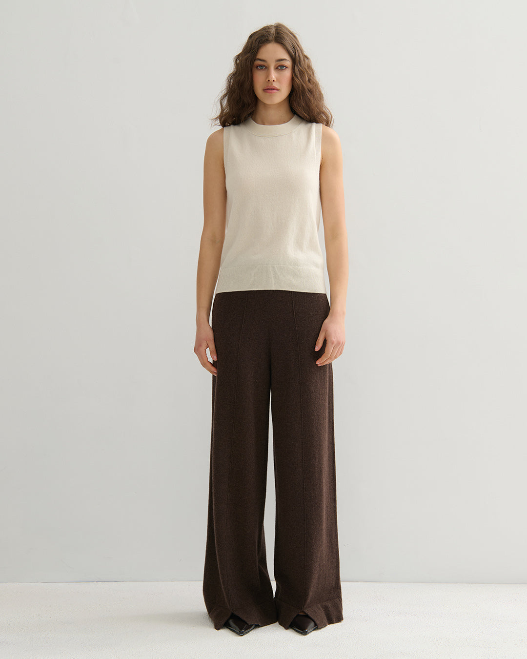 CASHMERE ALL YEAR ROUND CREW NECK TANK - CREAM RAW