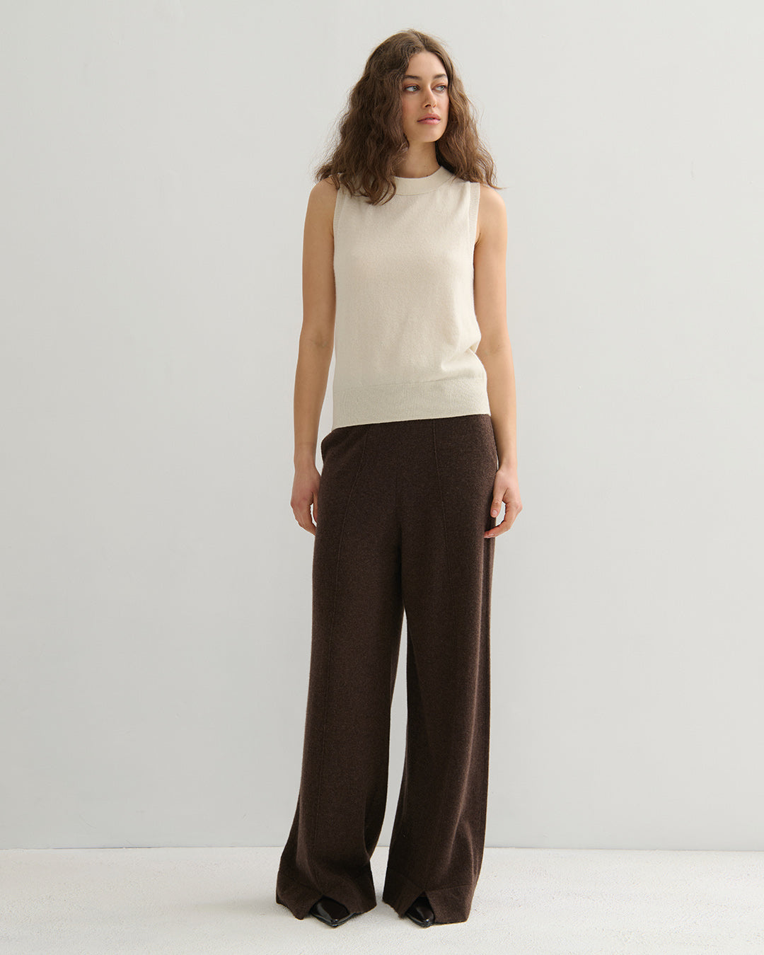 CASHMERE ALL YEAR ROUND CREW NECK TANK - CREAM RAW