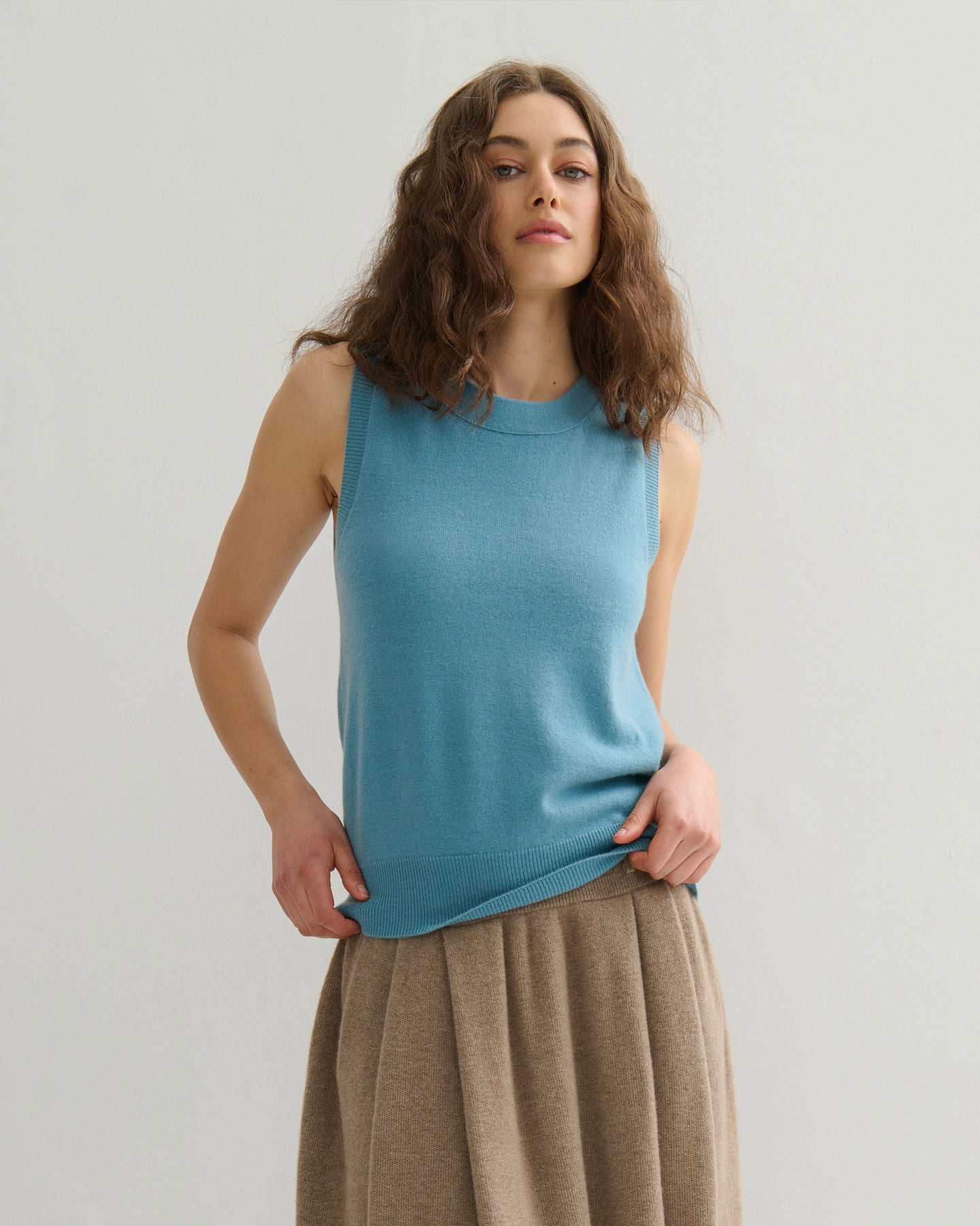 CASHMERE ALL YEAR ROUND CREW NECK TANK - LAKE BLUE