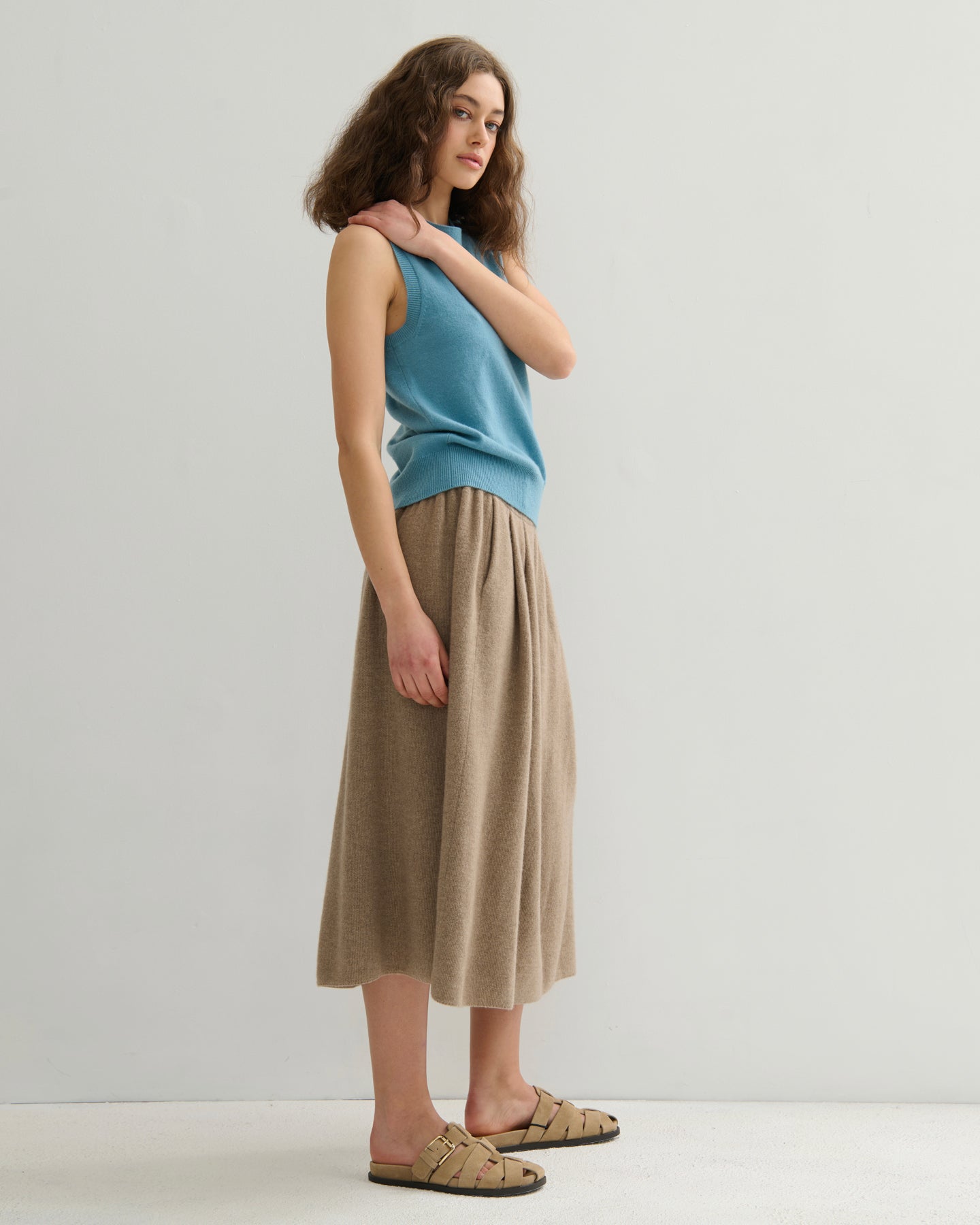 CASHMERE ALL YEAR ROUND CREW NECK TANK - LAKE BLUE