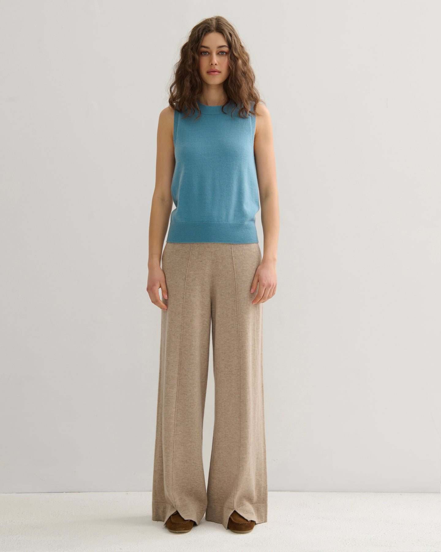 CASHMERE ALL YEAR ROUND CREW NECK TANK - LAKE BLUE
