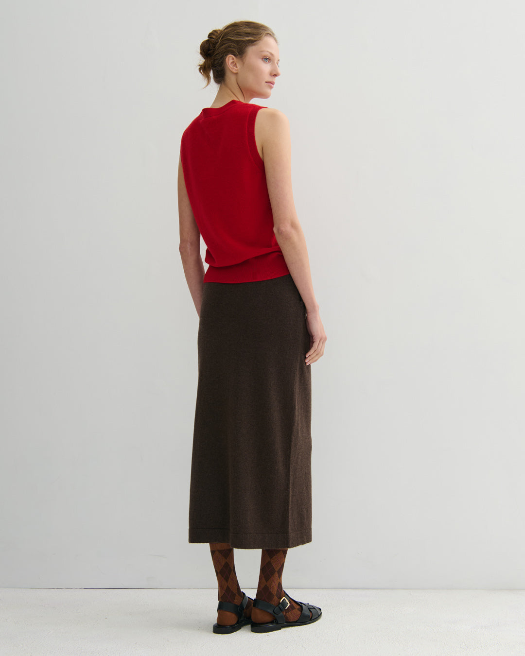 CASHMERE ALL YEAR ROUND CREW NECK TANK - SCARLET RED