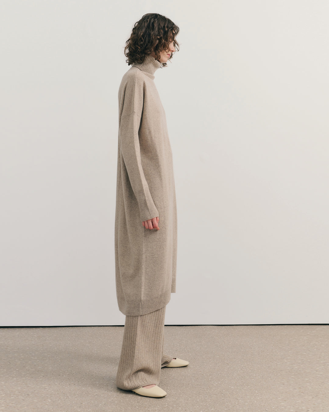OVERSIZED CASHMERE MAXI DRESS - WHEAT