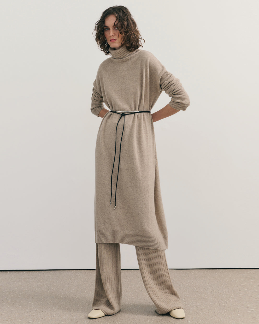OVERSIZED CASHMERE MAXI DRESS - WHEAT