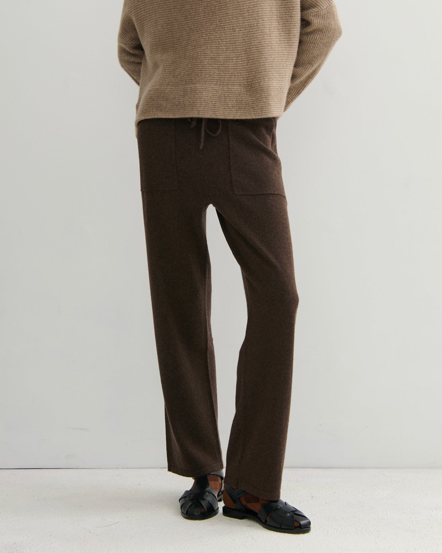CASHMERE STRAIGHT LEG PANTS - CHOCOLATE