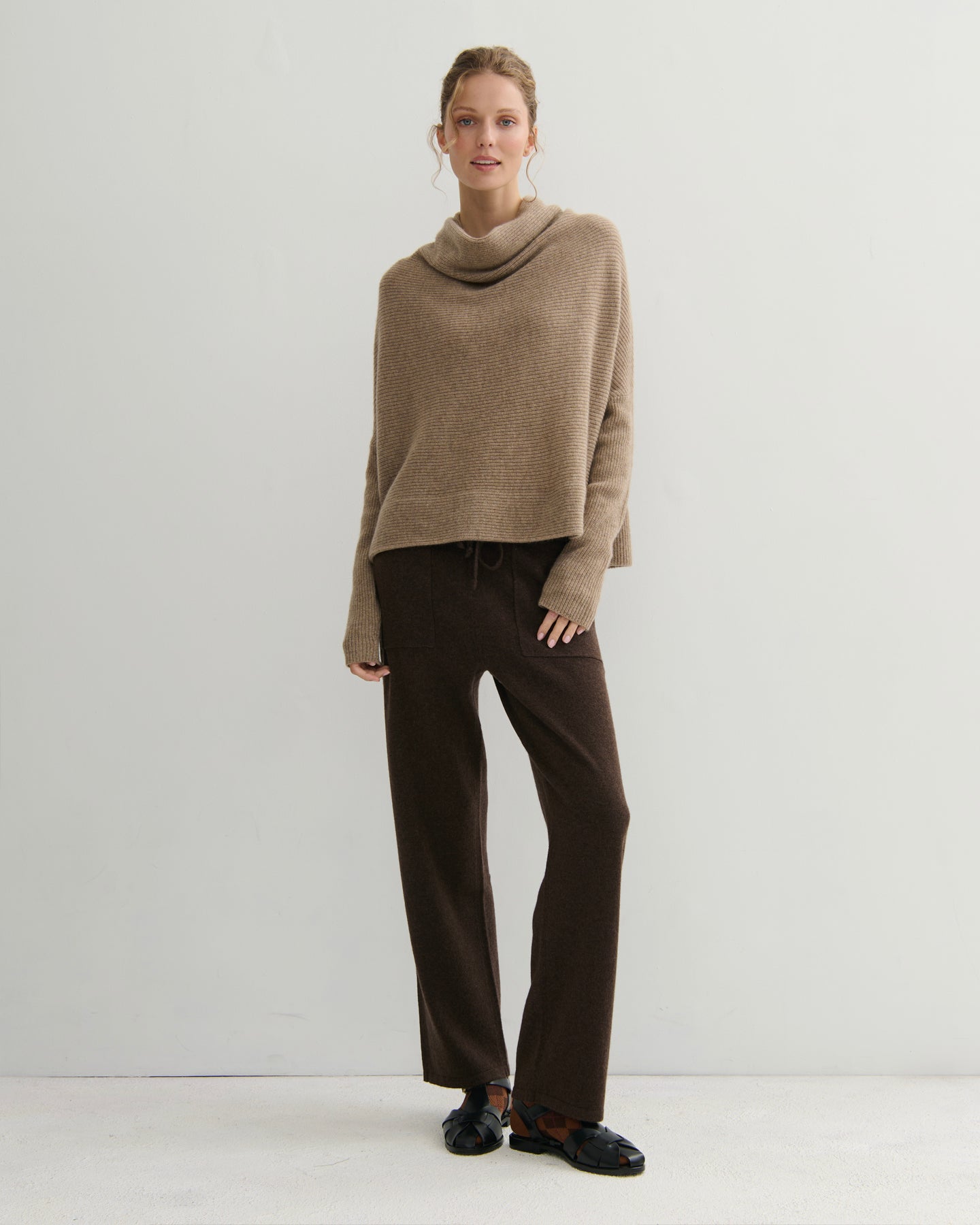 CASHMERE STRAIGHT LEG PANTS - CHOCOLATE