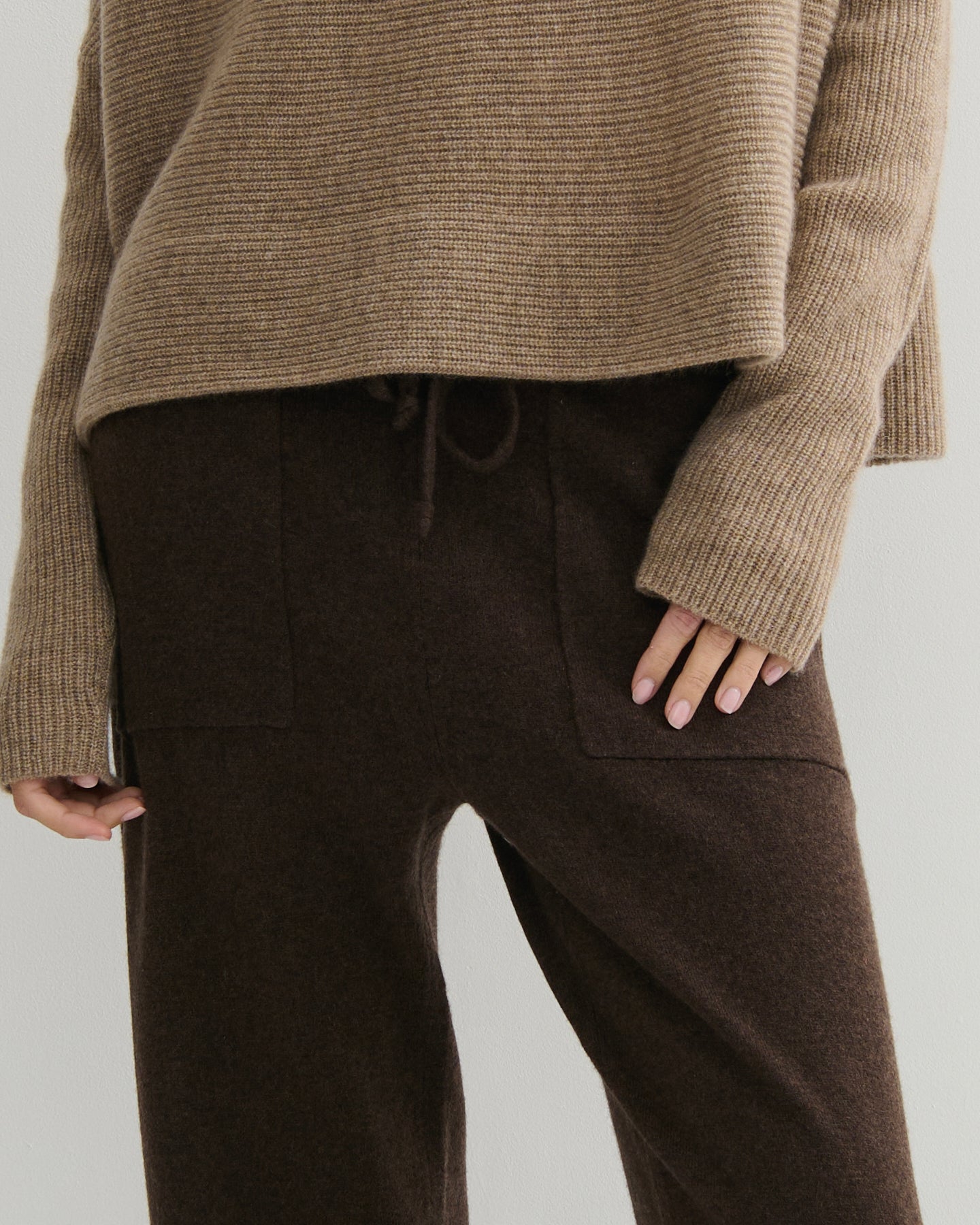 CASHMERE STRAIGHT LEG PANTS - CHOCOLATE