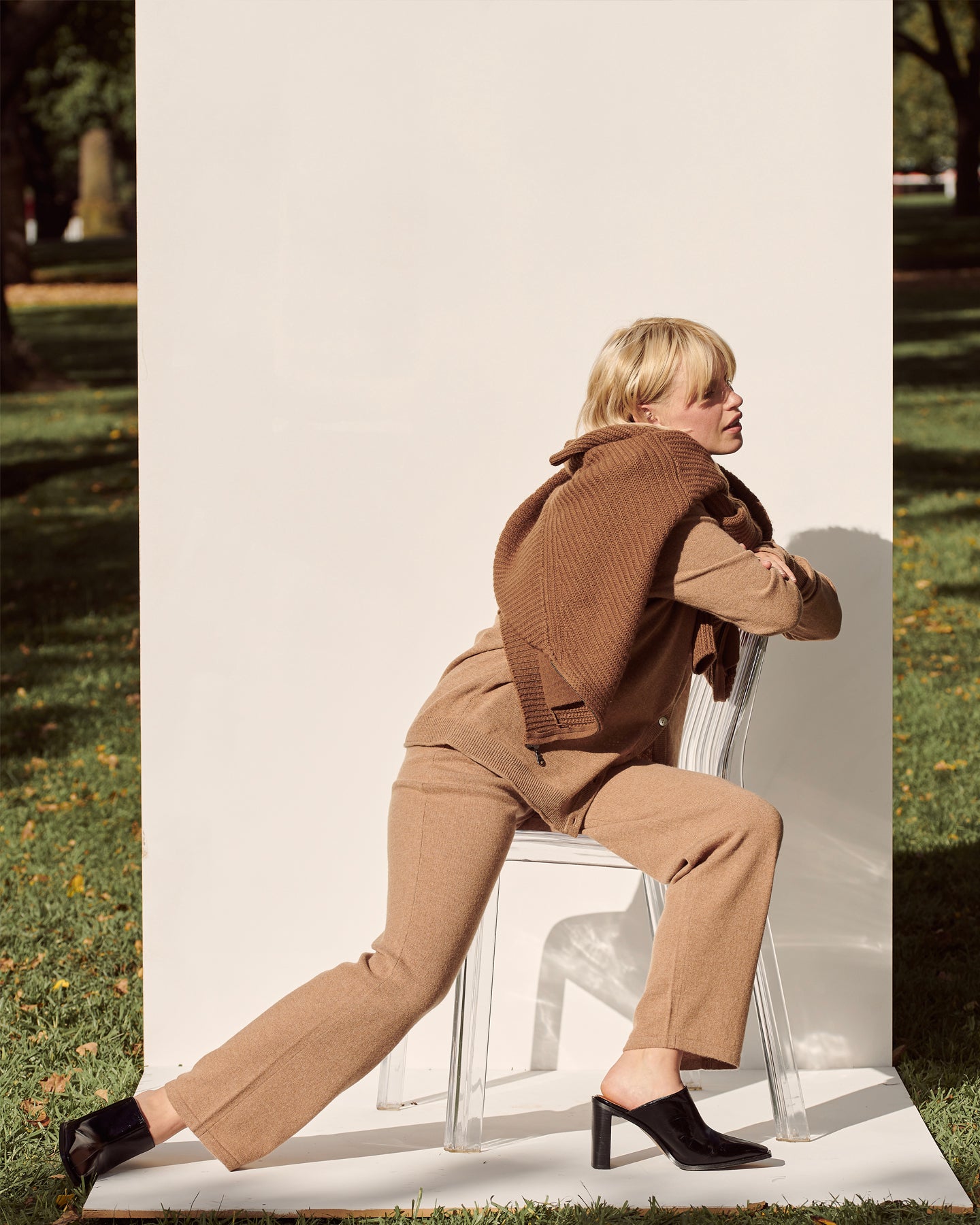 CASHMERE STRAIGHT LEG PANTS - CARAMEL