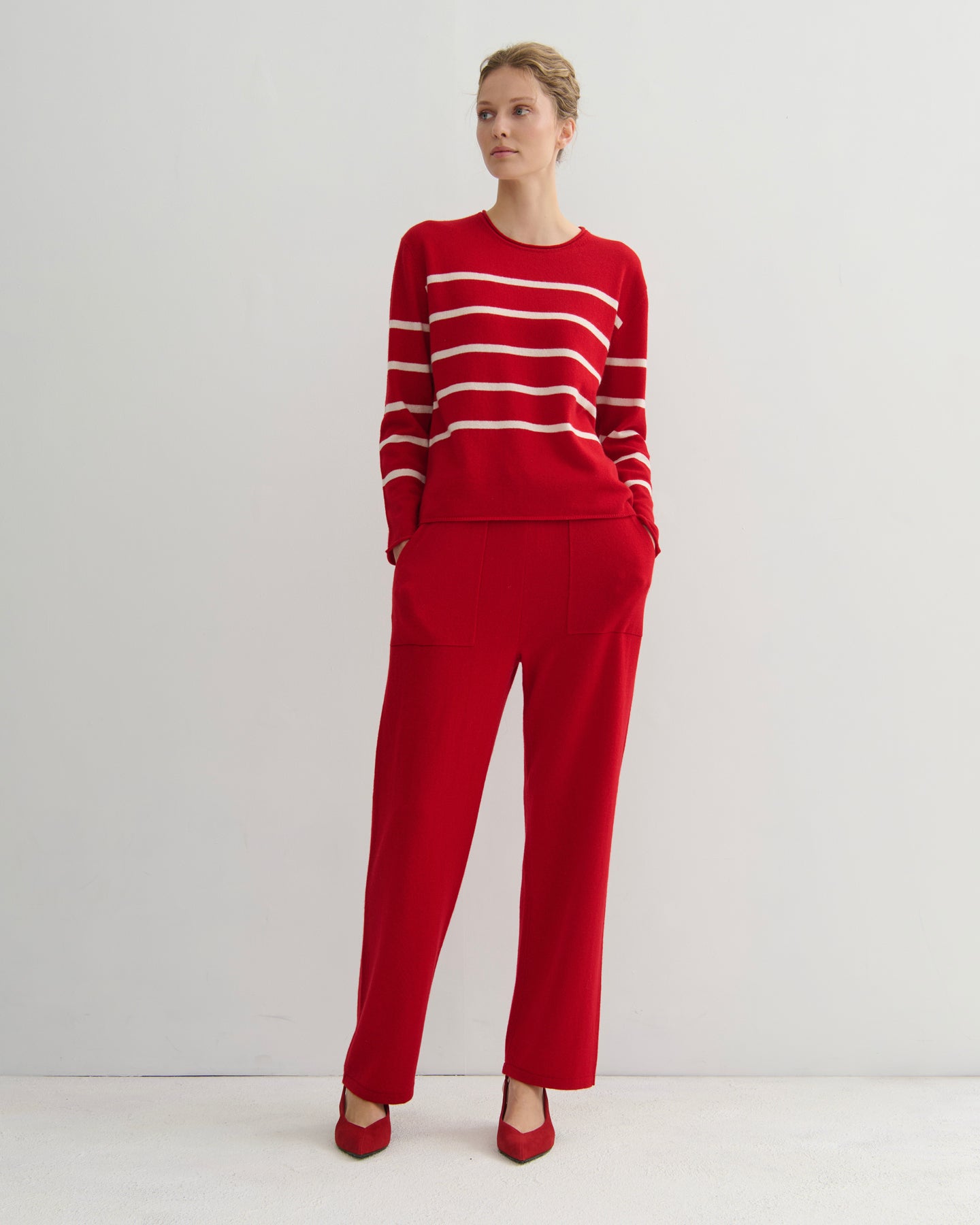 CASHMERE STRAIGHT LEG PANTS - SCARLET RED