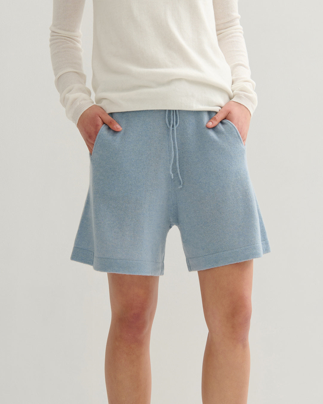 CASHMERE WIDE LEG SHORTS - CLOUDY BLUE