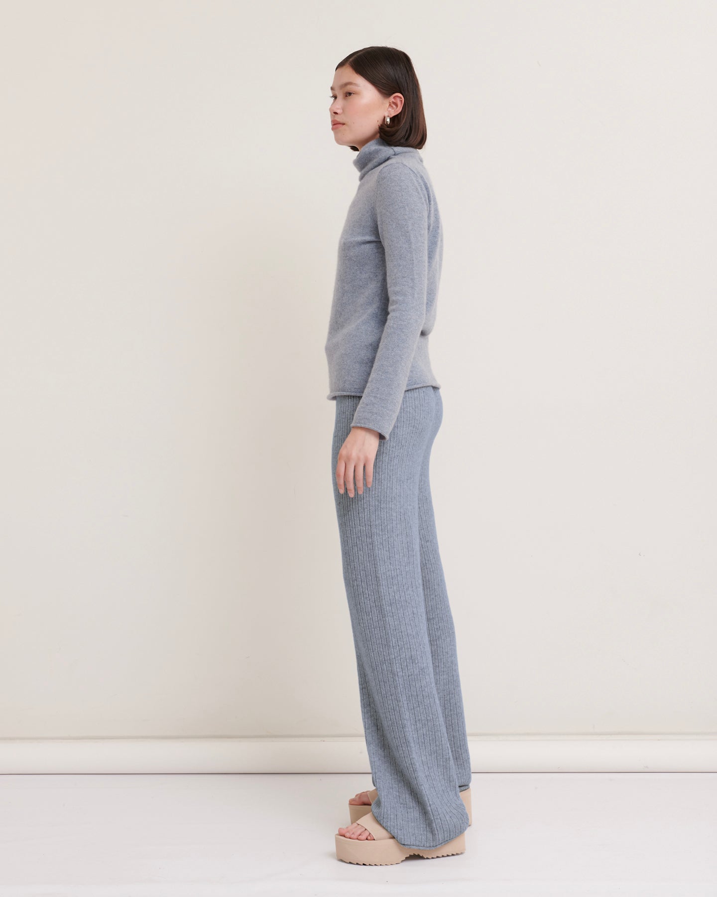 CASHMERE TEXTURED FLARE PANTS - MISTY BLUE