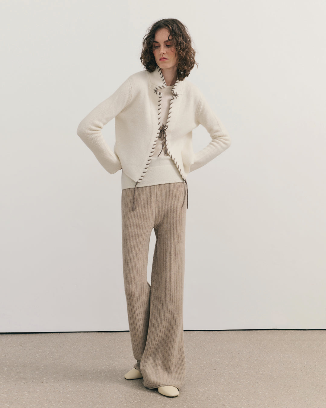 CASHMERE TEXTURED FLARE PANTS - WHEAT