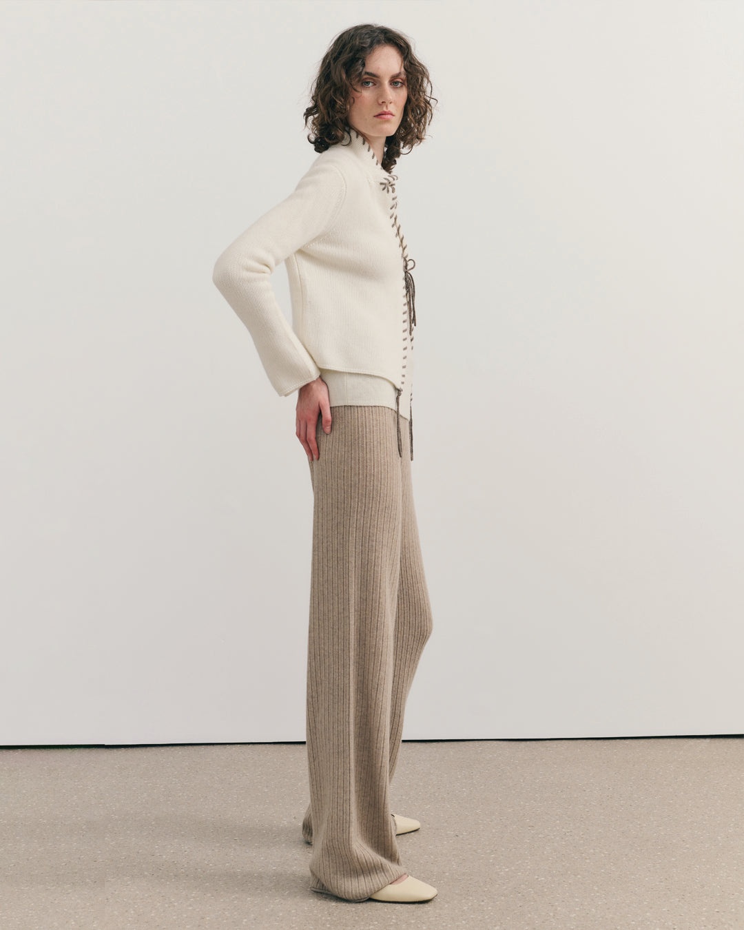 CASHMERE TEXTURED FLARE PANTS - WHEAT