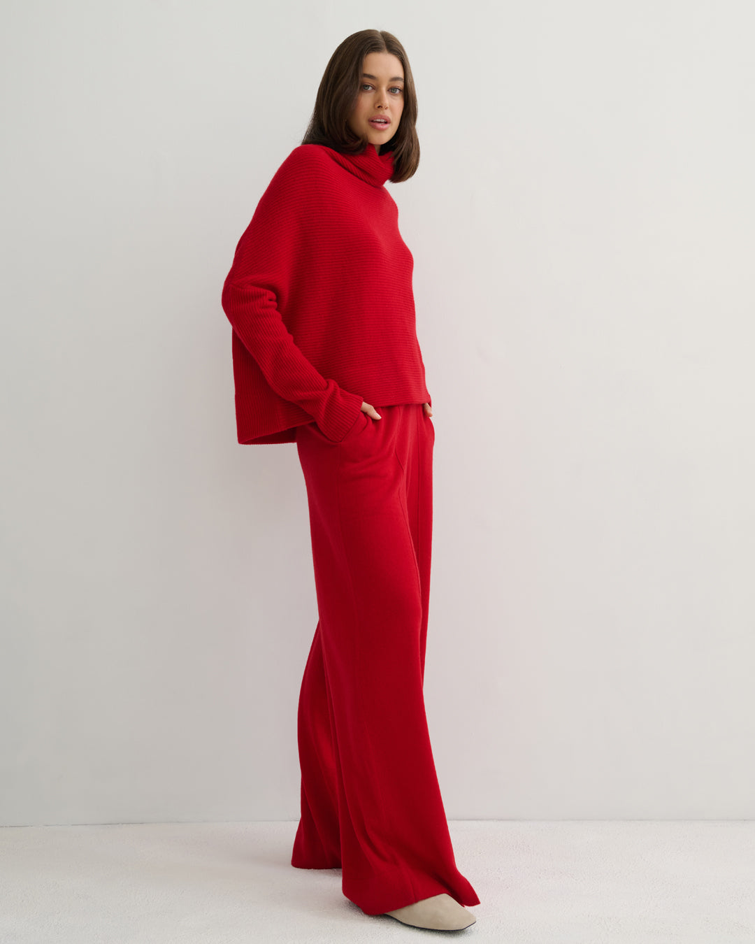 CASHMERE POWER PANTS - SCARLET RED