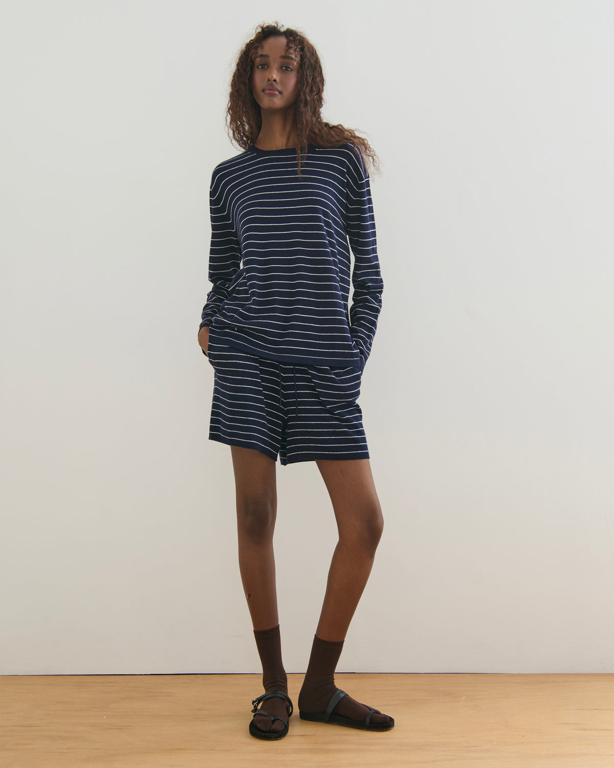 FINE STRIPE COTTON CASHMERE KNIT SHORTS - NAVY