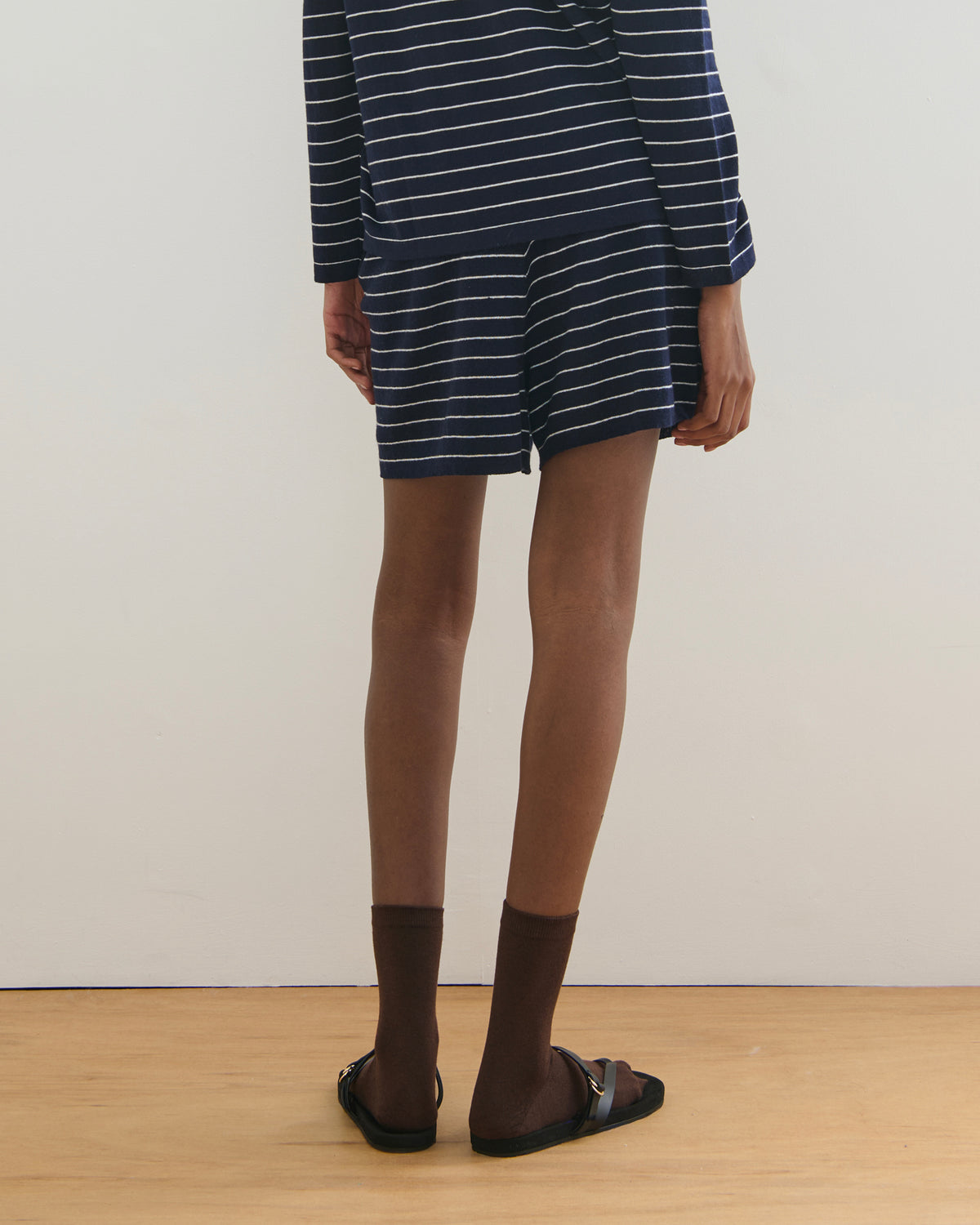 FINE STRIPE COTTON CASHMERE KNIT SHORTS - NAVY