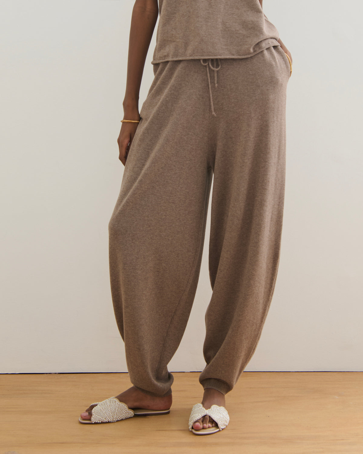 COTTON CASHMERE BALLOON PANTS - TAUPE