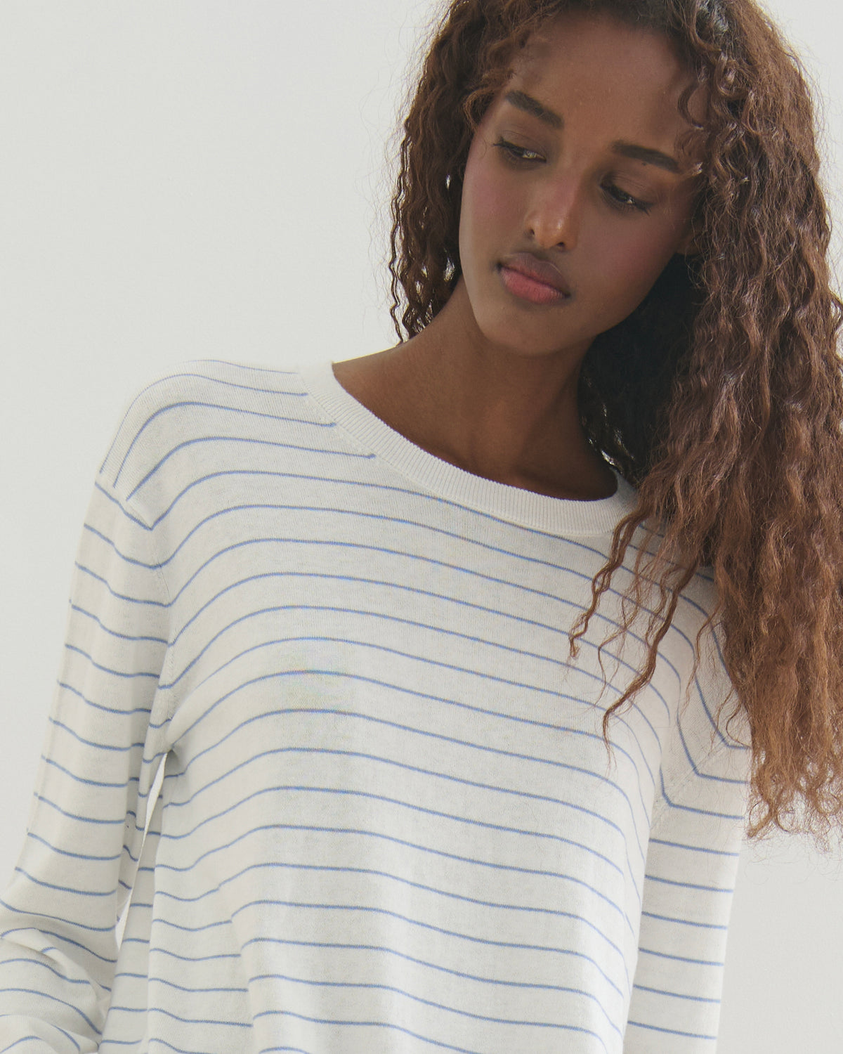 FINE STRIPE COTTON CASHMERE LONG SLEEVE TEE - PEARL WHITE