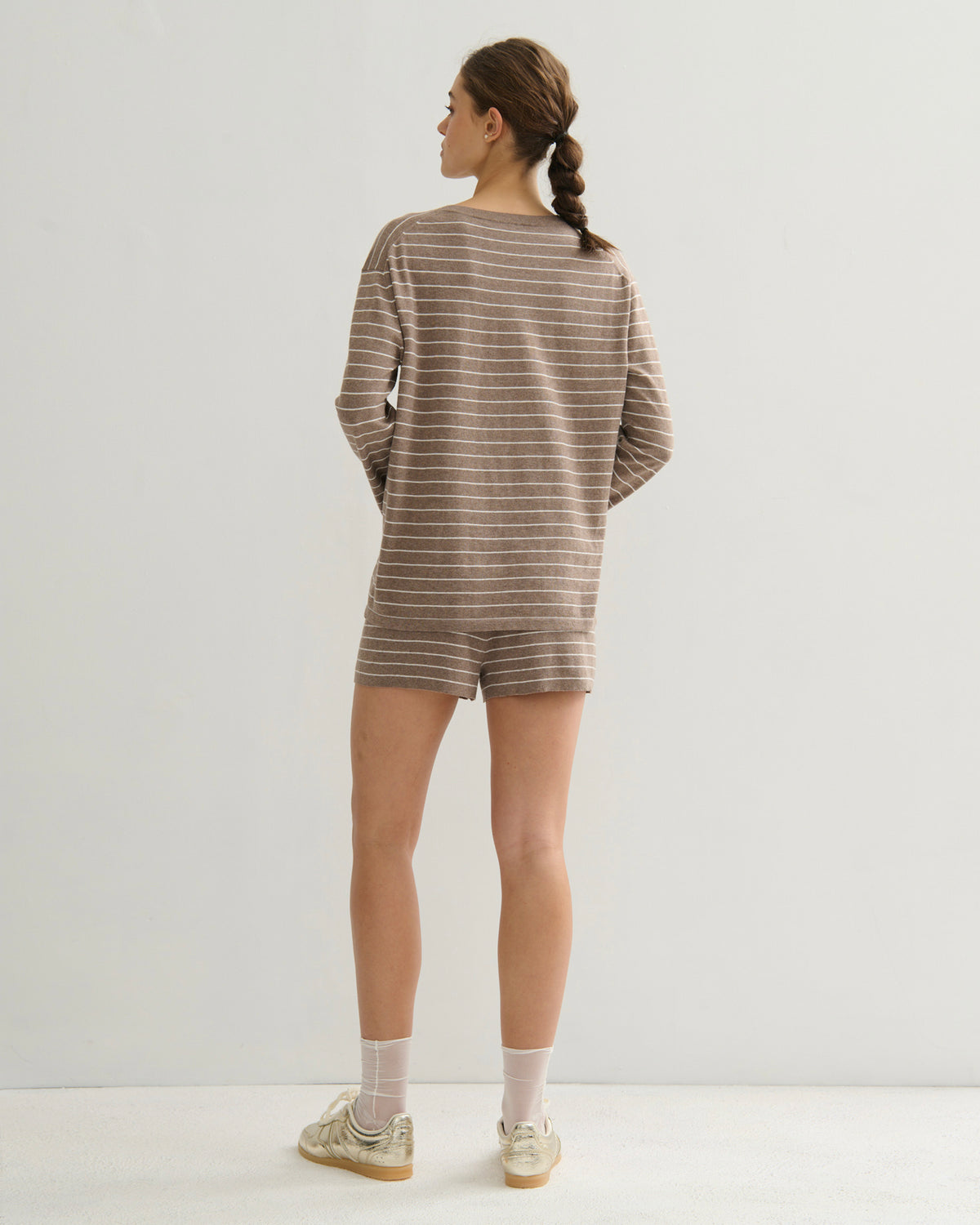 FINE STRIPE COTTON CASHMERE KNIT TEE - TAUPE