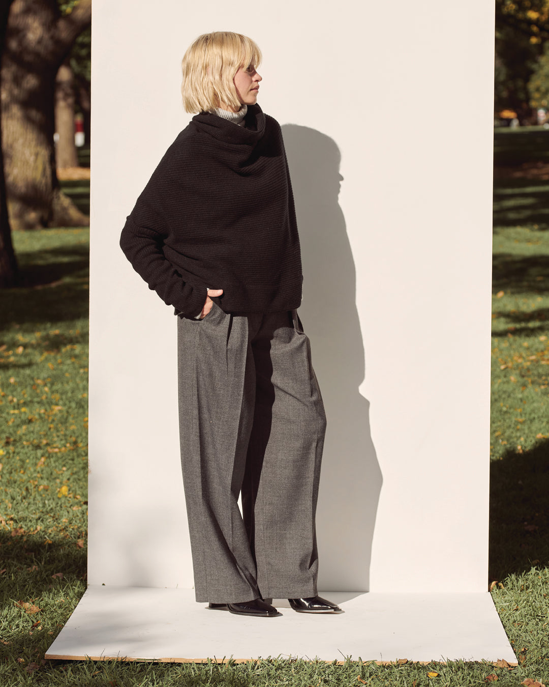 RIB KNIT COWL NECK CROP TOP - BLACK