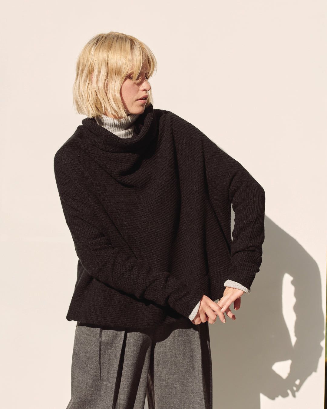 RIB KNIT COWL NECK CROP TOP - BLACK