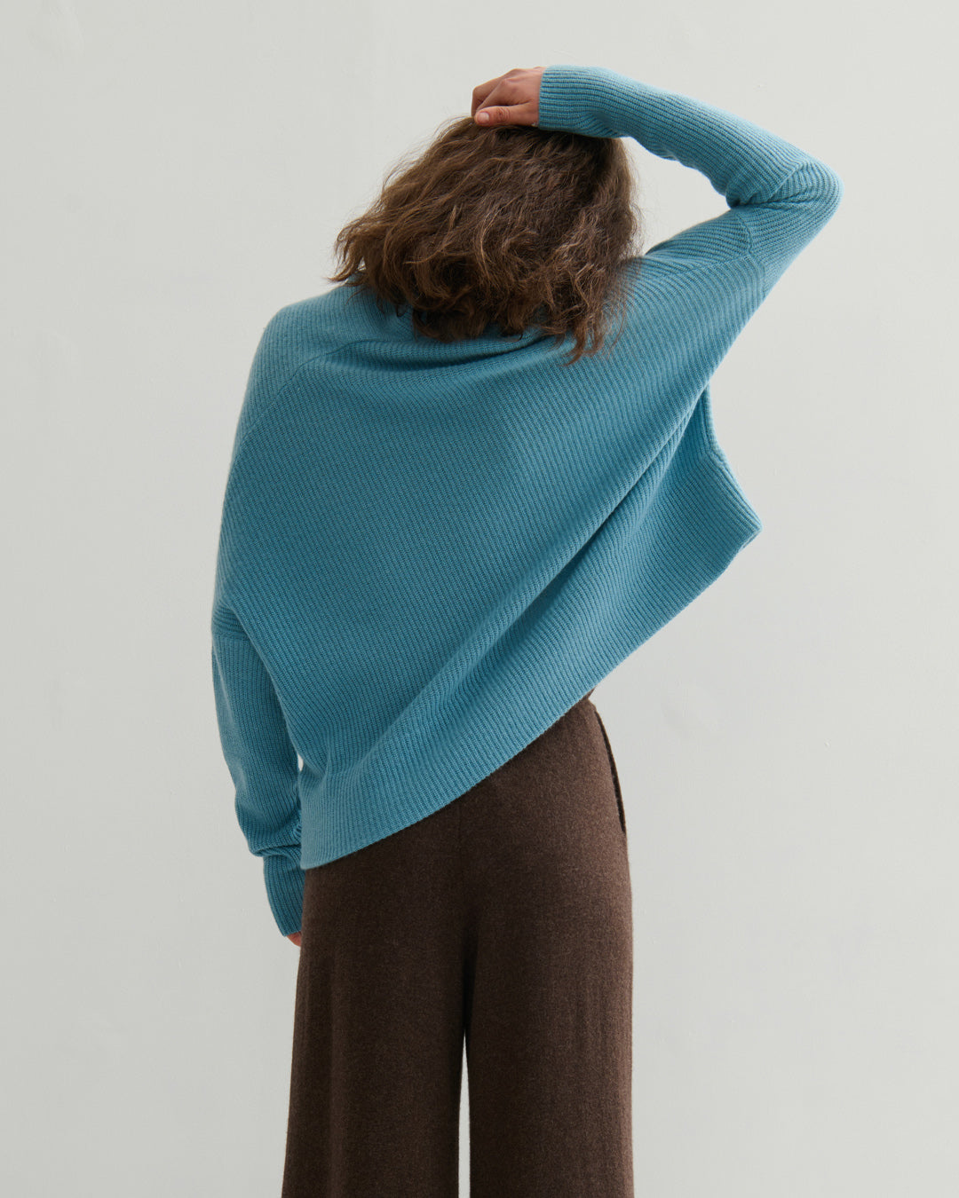 RIB KNIT COWL NECK CROP TOP - LAKE BLUE