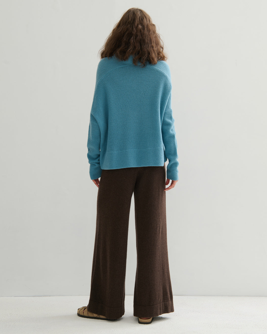 RIB KNIT COWL NECK CROP TOP - LAKE BLUE