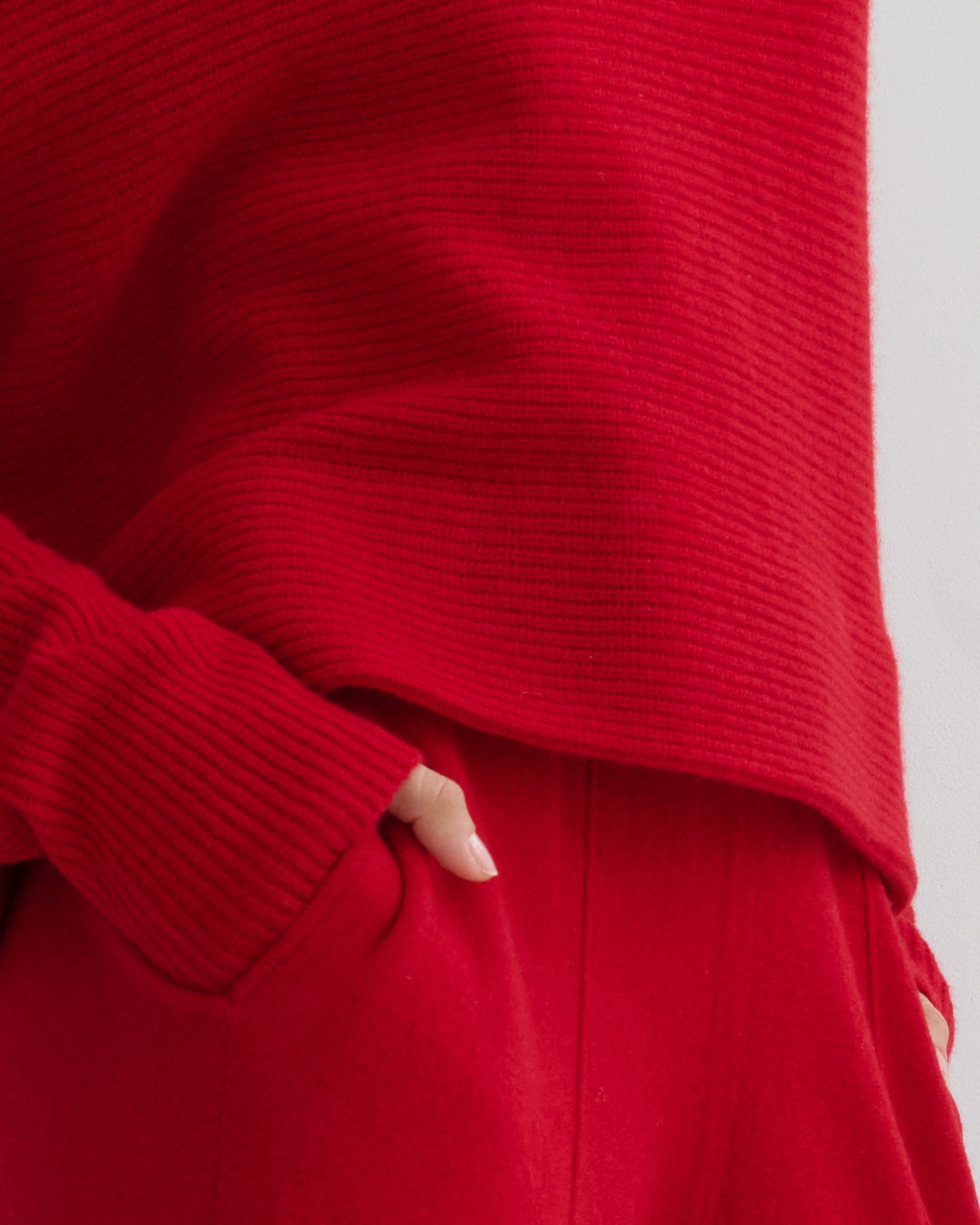 RIB KNIT COWL NECK CROP TOP - SCARLET RED