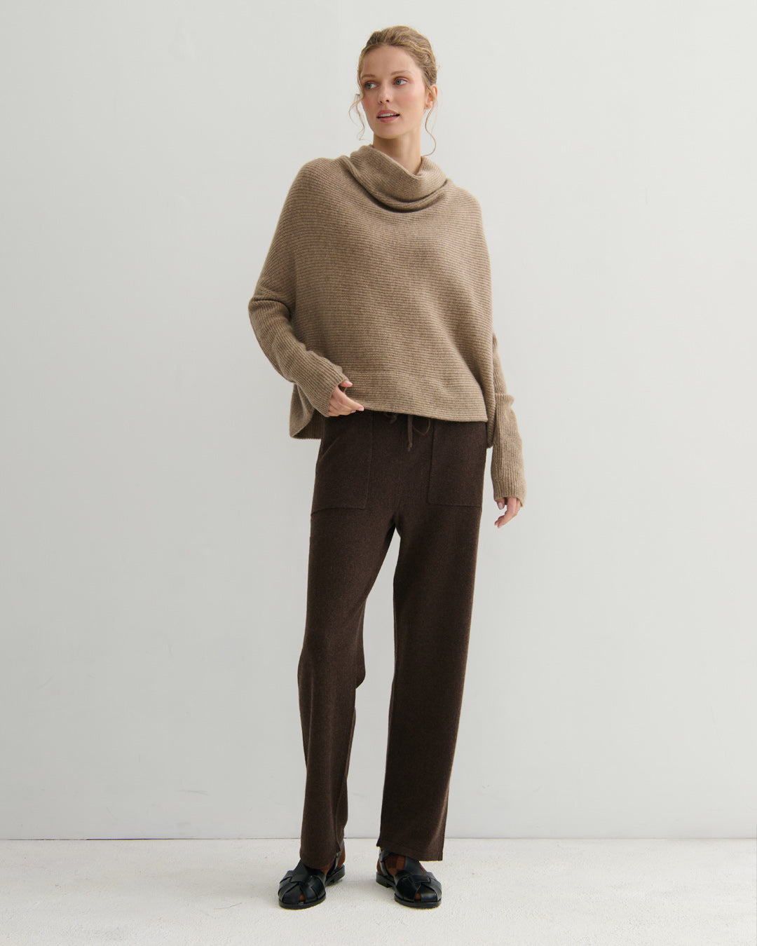 RIB KNIT COWL NECK CROP TOP - SHIITAKE RAW