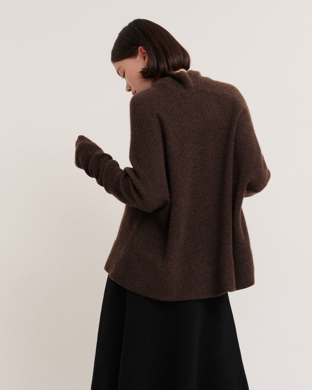 RIB KNIT COWL NECK CROP TOP - CHOCOLATE