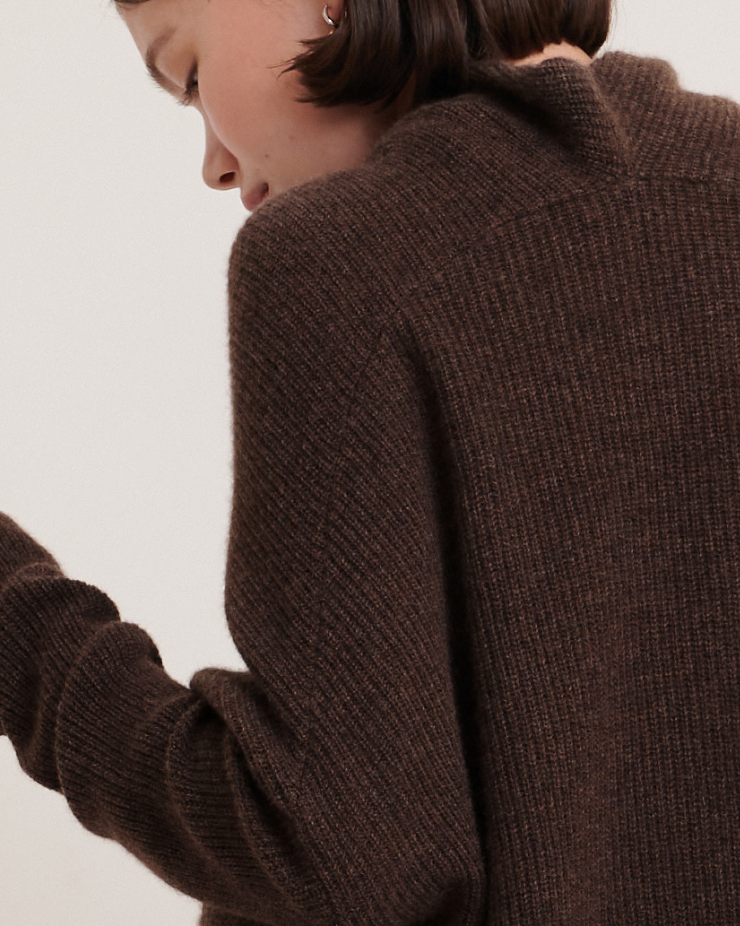 RIB KNIT COWL NECK CROP TOP - CHOCOLATE