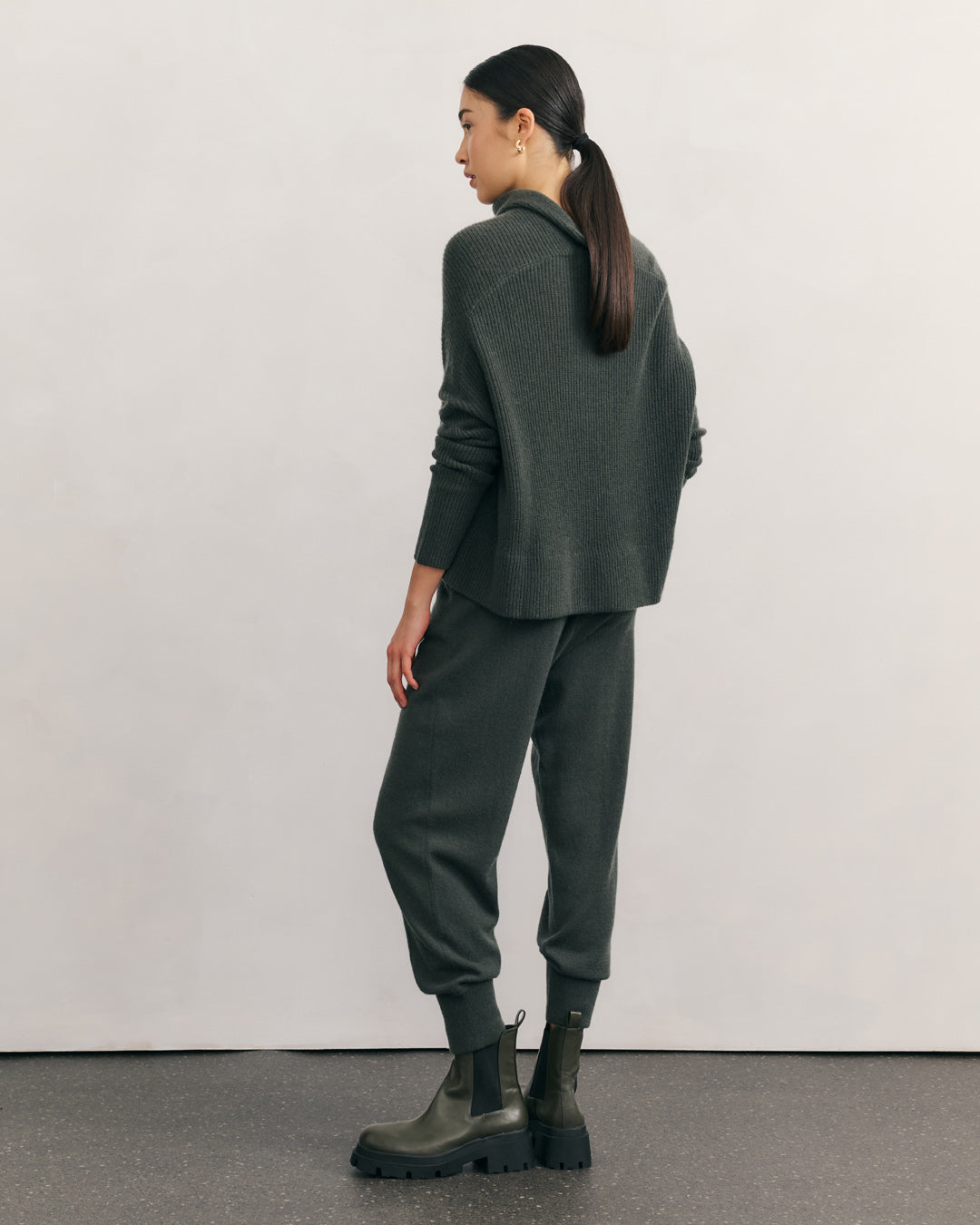 RIB KNIT COWL NECK CROP TOP - TEA LEAF