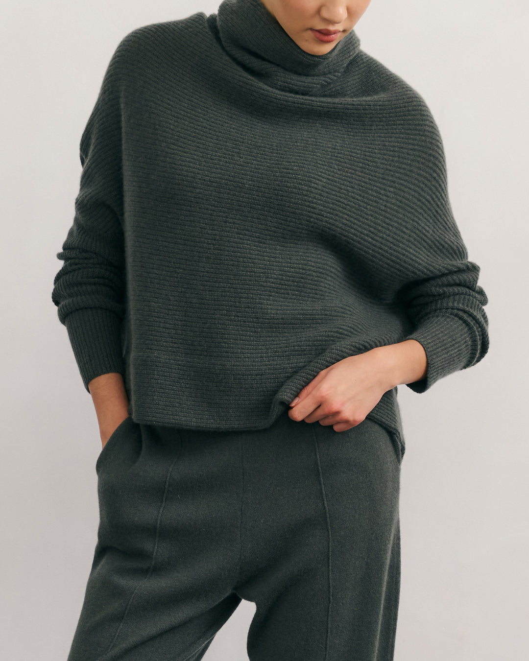 RIB KNIT COWL NECK CROP TOP - TEA LEAF
