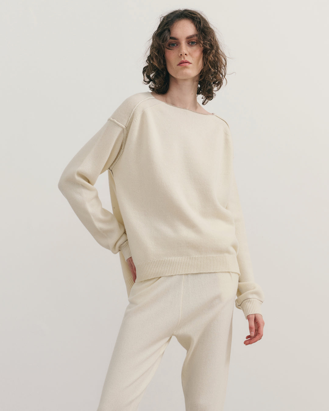 REVERSE ANT STITCH SLOUCHY PULLOVER - CREAM RAW
