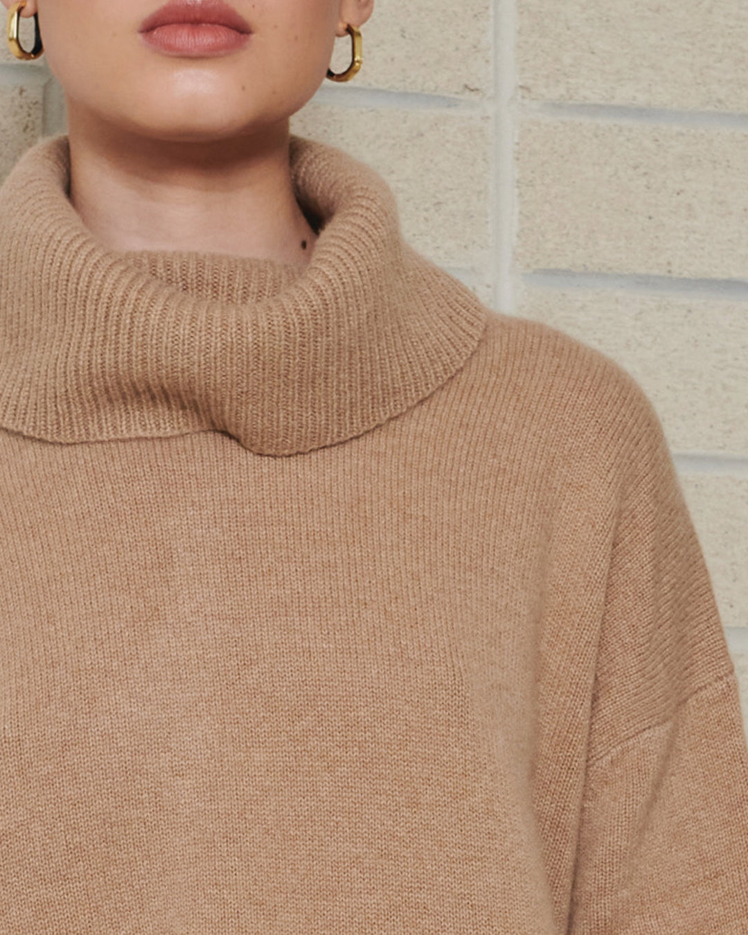 CHUNKY OVERSIZED ROLLNECK PULLOVER - CAMEL