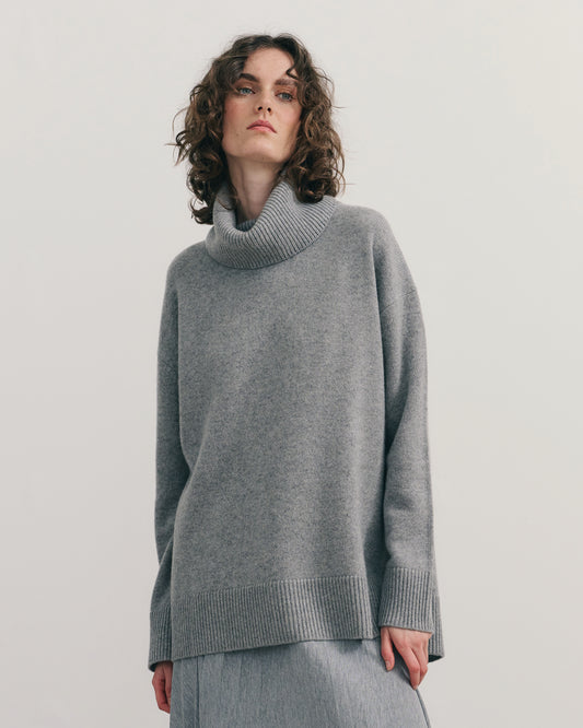 CASHMERE RELAXED ROLL NECK - CARBON GREY