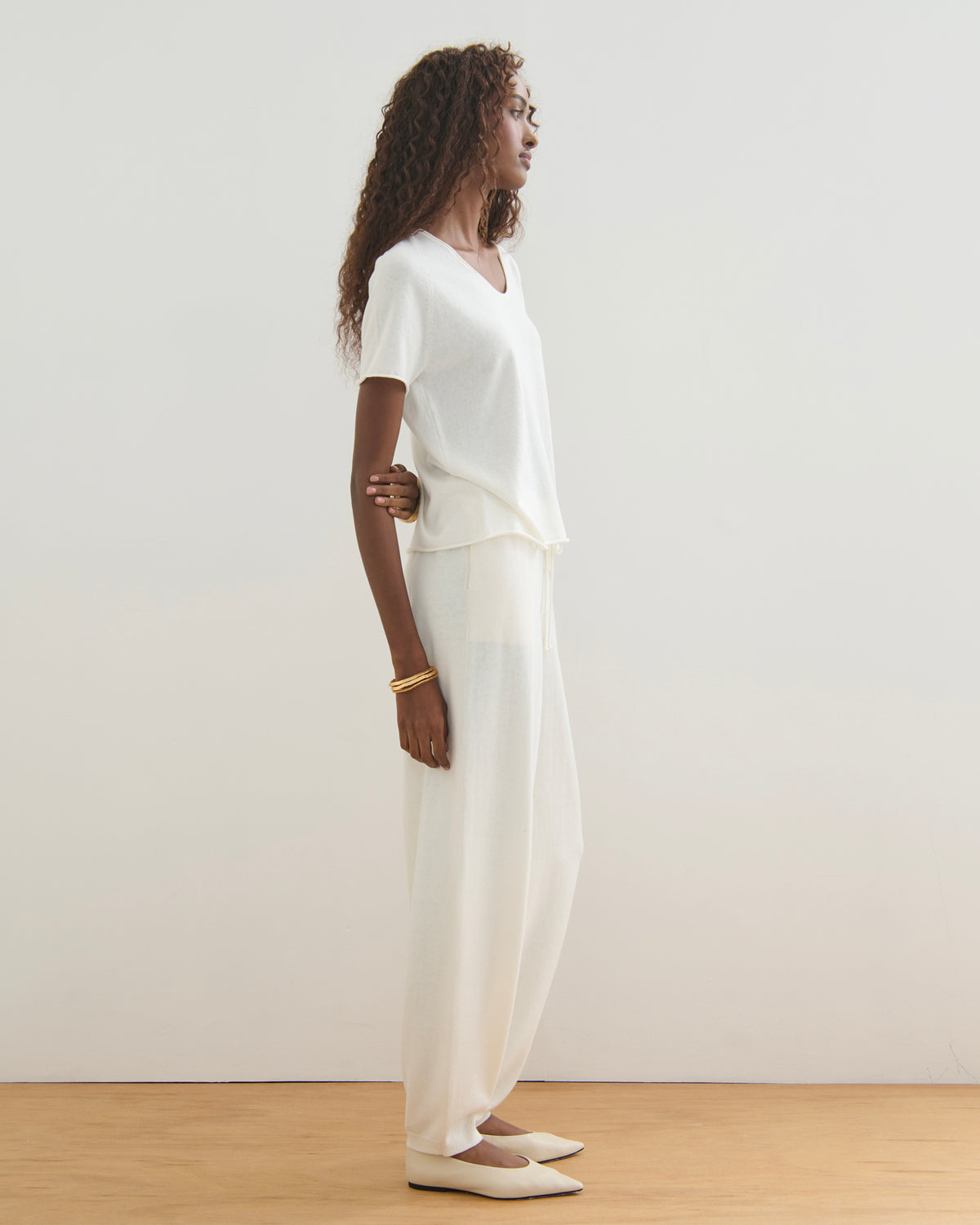 COTTON CASHMERE SCOOP NECK TEE - PEARL WHITE