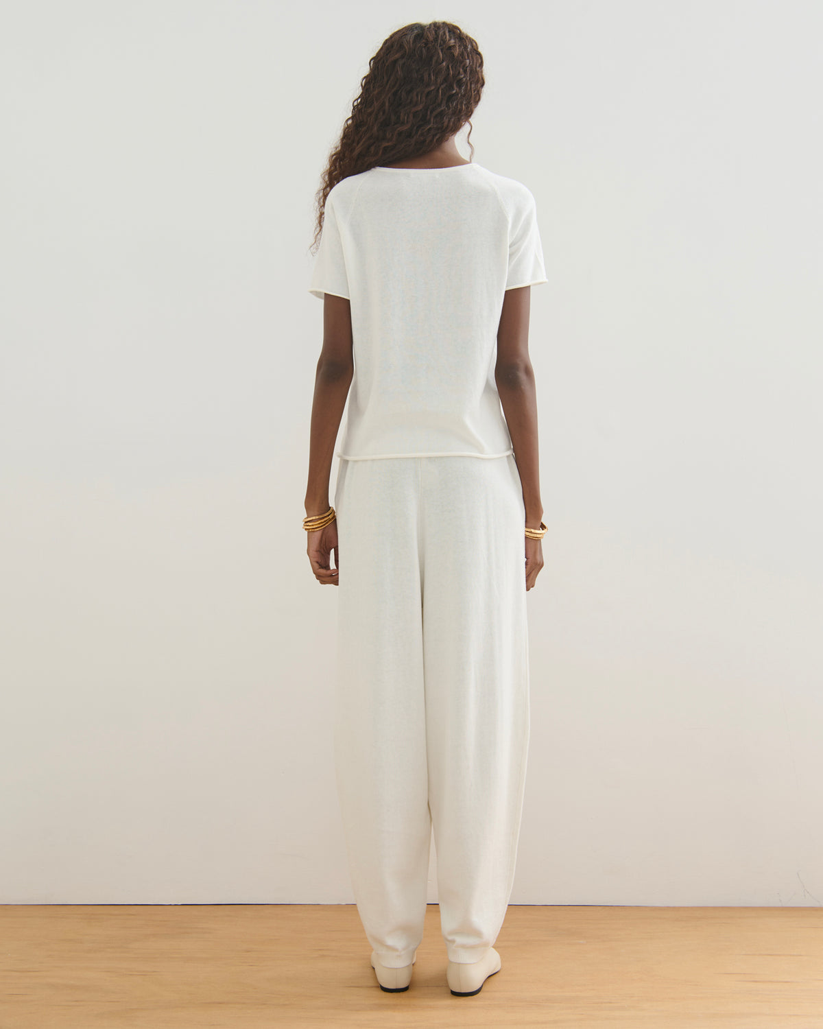 COTTON CASHMERE SCOOP NECK TEE - PEARL WHITE