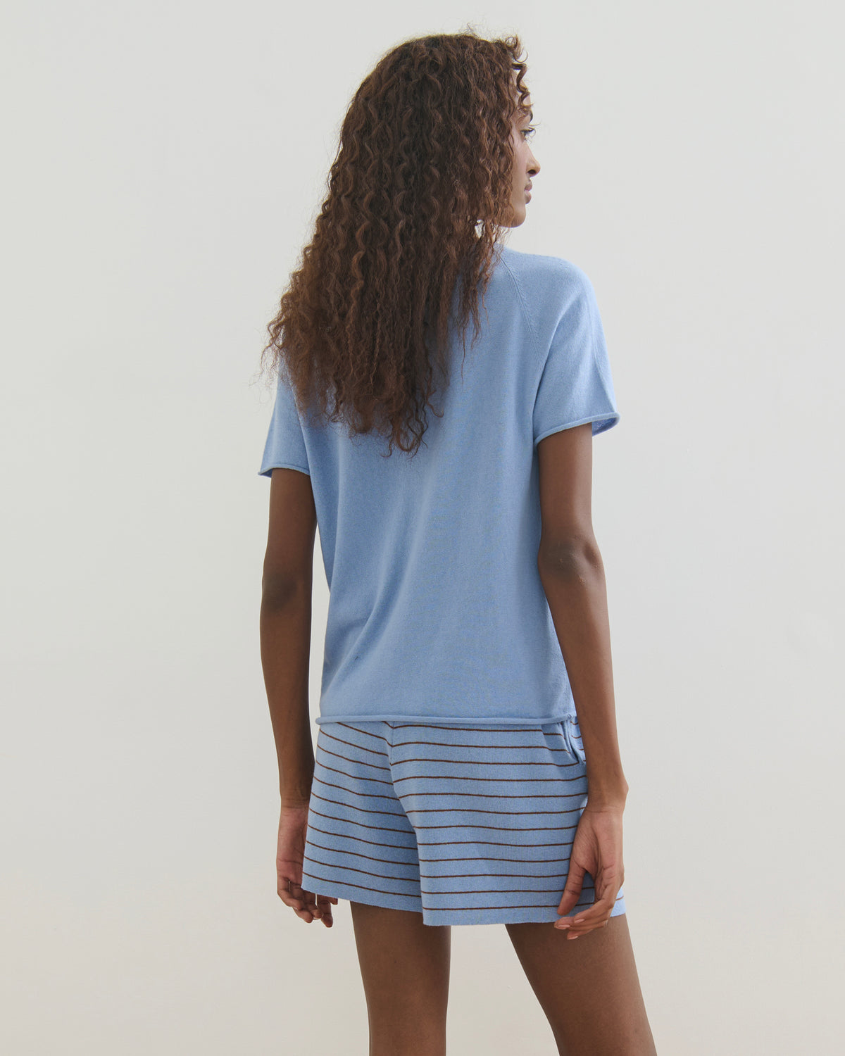 COTTON CASHMERE SCOOP NECK TEE - WASHED DENIM