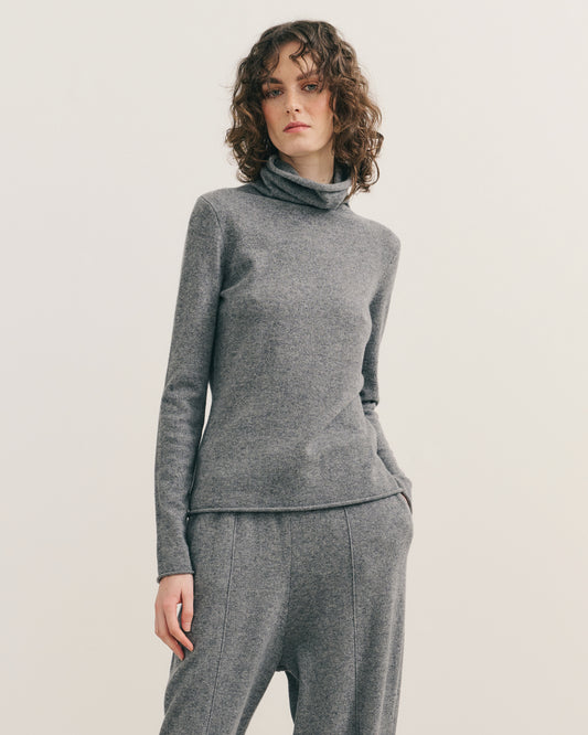 CASHMERE ESSENTIAL ROLL NECK - MID GREY