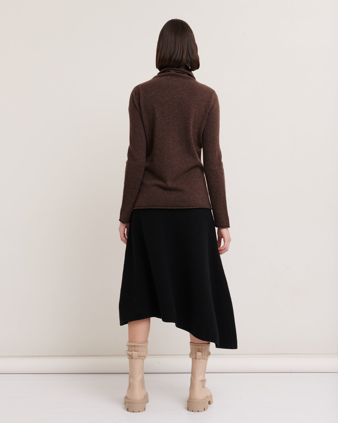 CASHMERE ESSENTIAL ROLL-NECK PULLOVER - CHOCOLATE