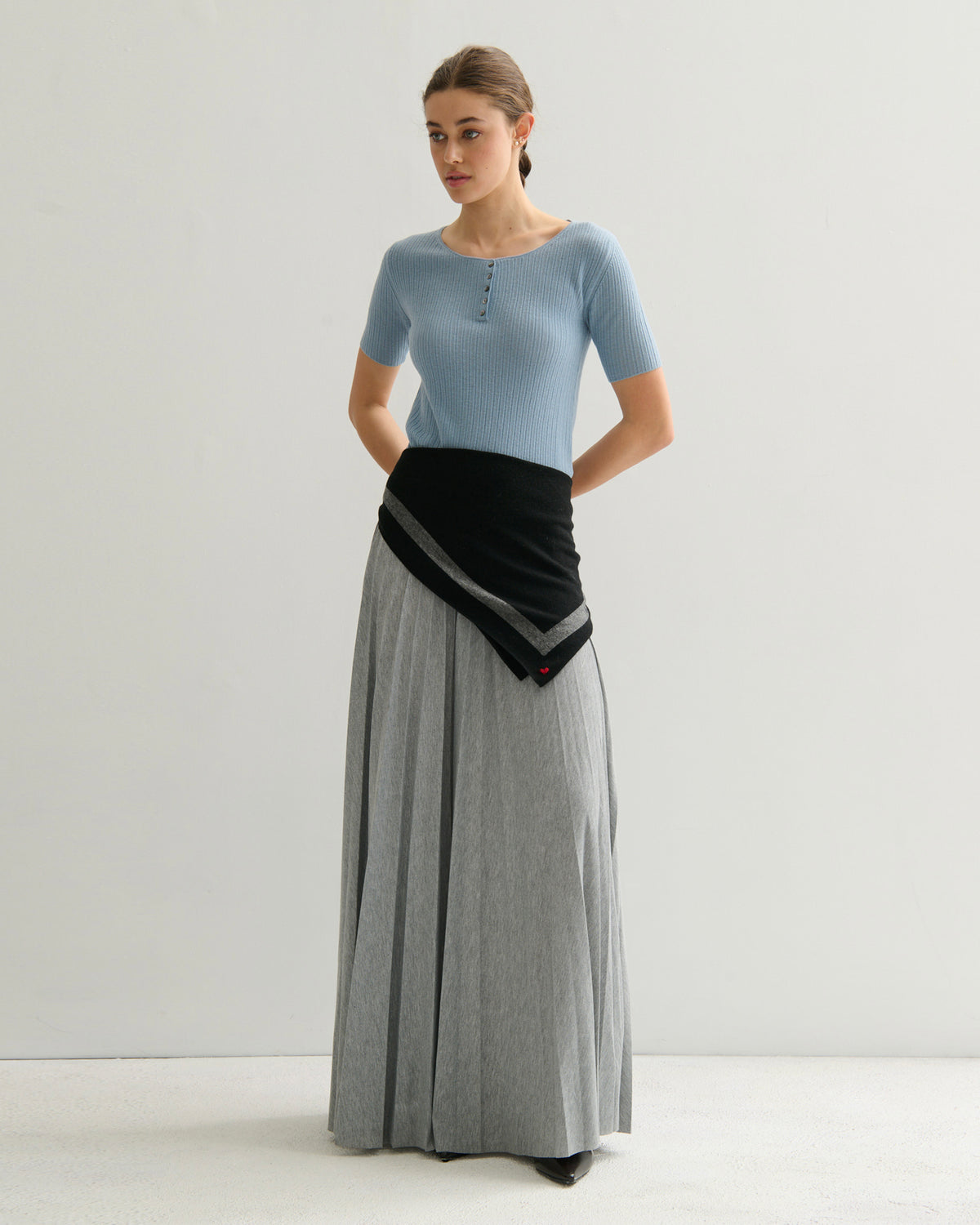 SUPERFINE CASHMERE HENLEY SHORT SLEEVE PULLOVER - HYDRANGEA