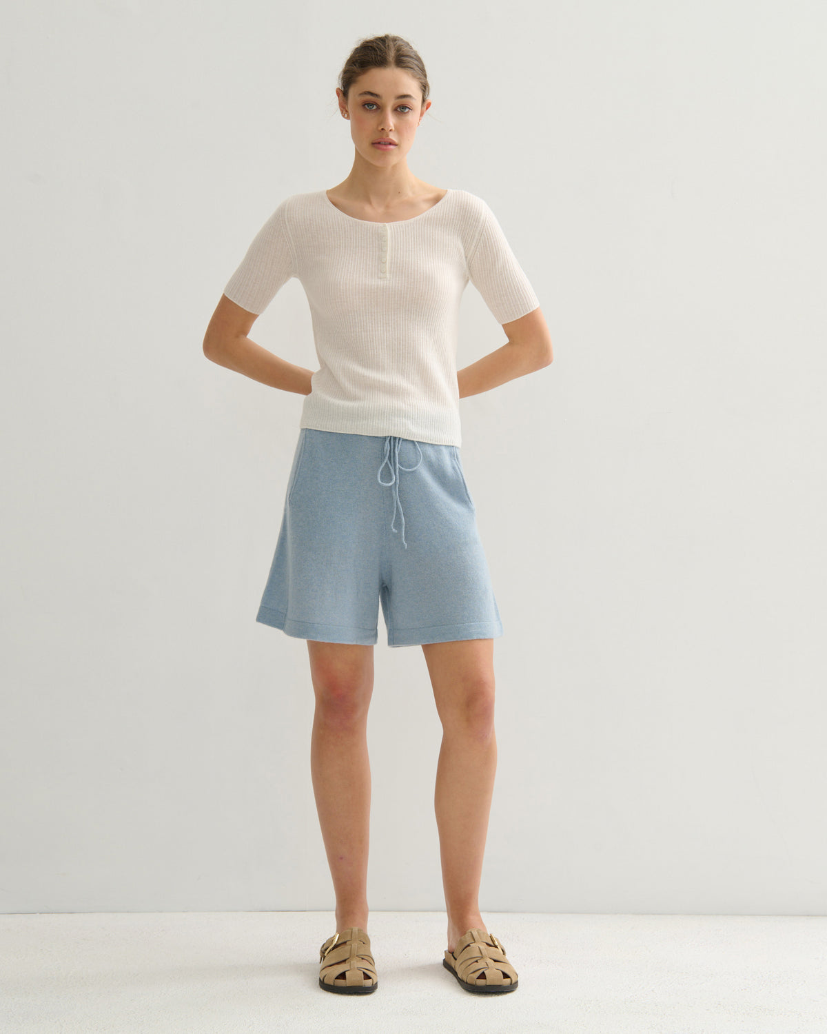 SUPERFINE CASHMERE HENLEY SHORT SLEEVE PULLOVER - CREAM