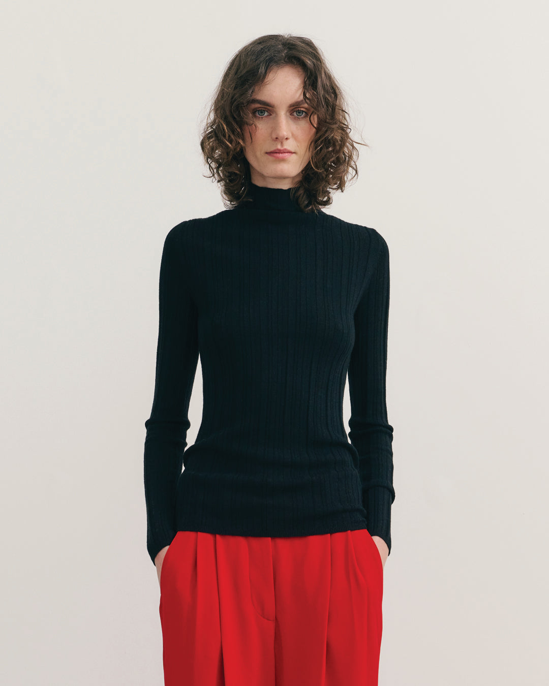 SUPERFINE ALL SEASON CASHMERE MOCK NECK - BLACK