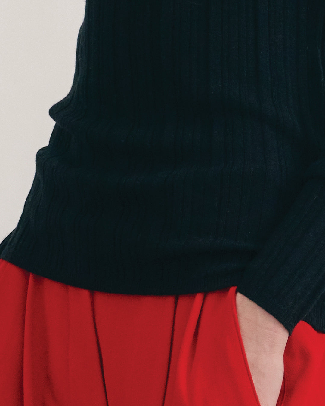 SUPERFINE ALL SEASON CASHMERE MOCK NECK - BLACK