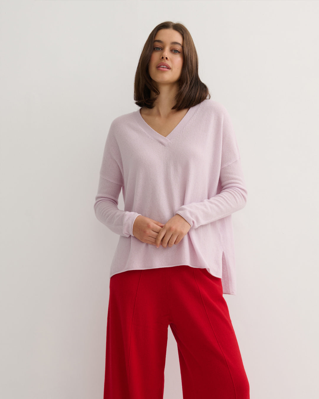 V NECK SPLIT SIDE CASHMERE PULLOVER - LILAC MIST